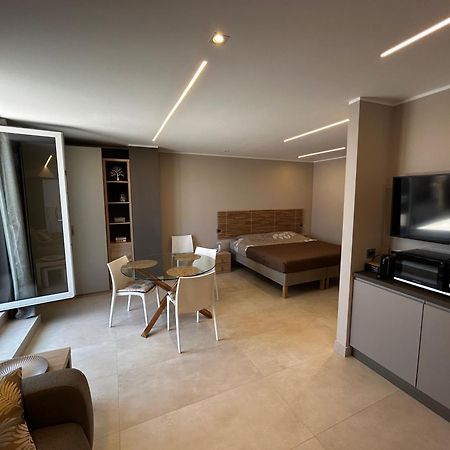 Appartamento R39 Attic With Terrace And Private Parking Milano Esterno foto