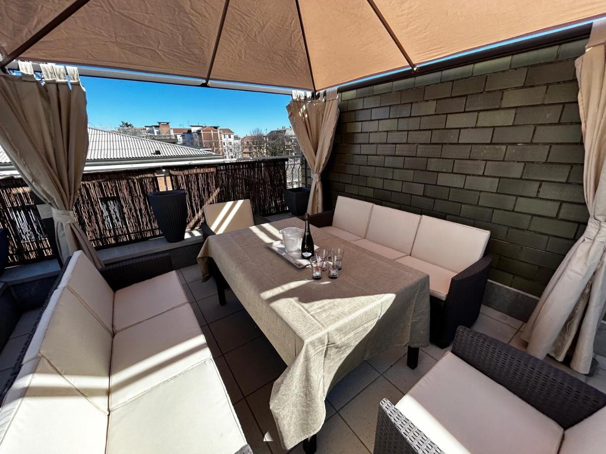 Appartamento R39 Attic With Terrace And Private Parking Milano Esterno foto